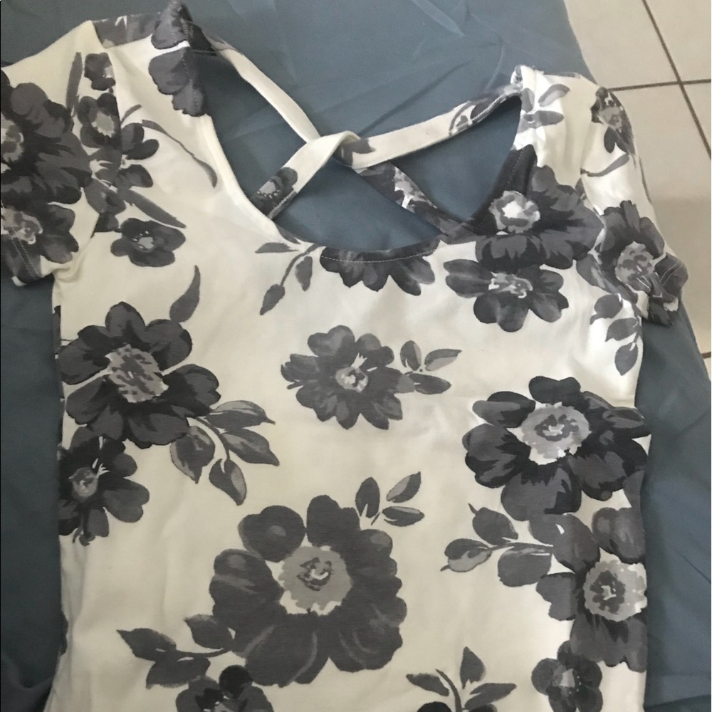 NWT Xs Hollister Crop Top Floral Shirt